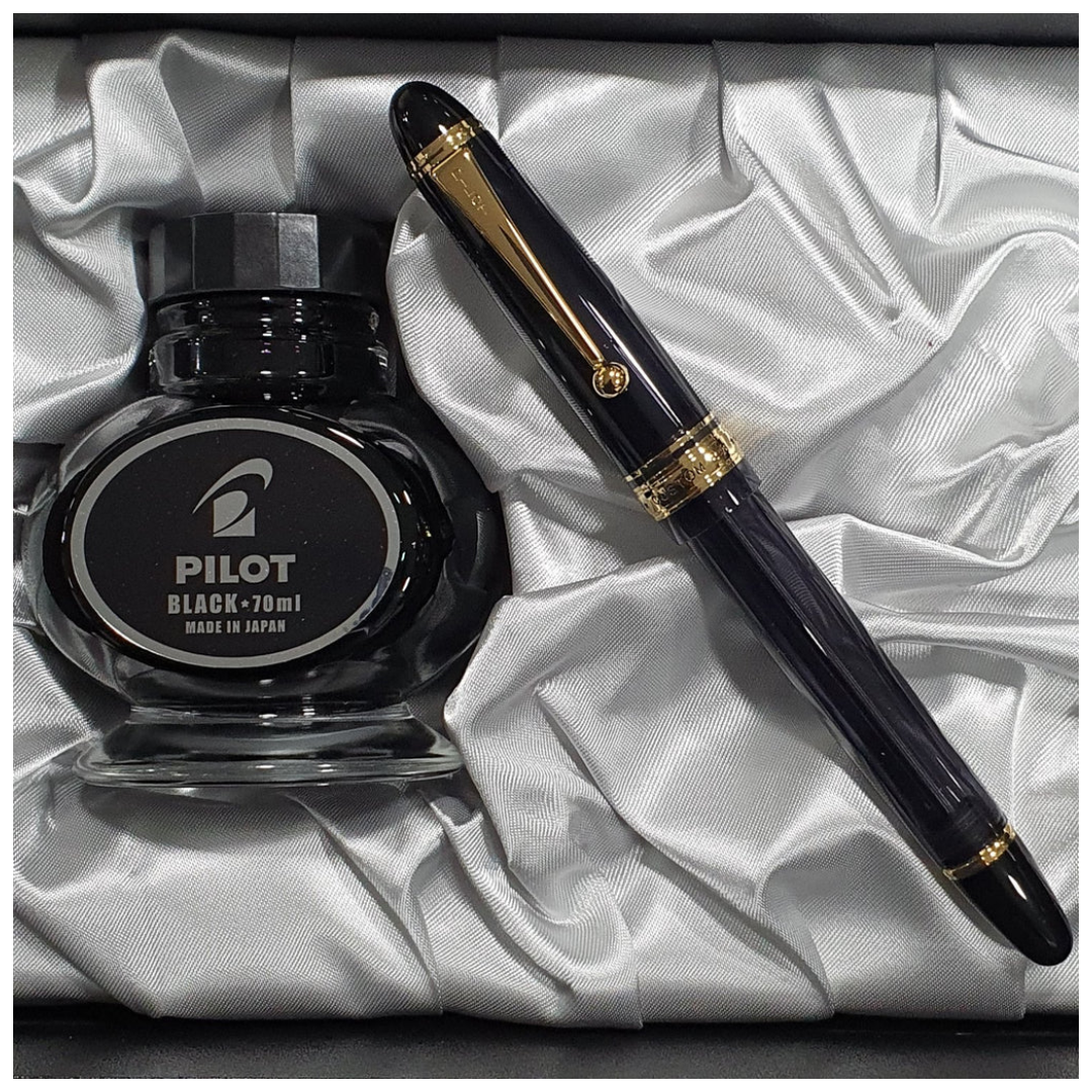 Pilot Custom 823 Smoke Gold Trim Fountain Pen (14K Gold Nib)