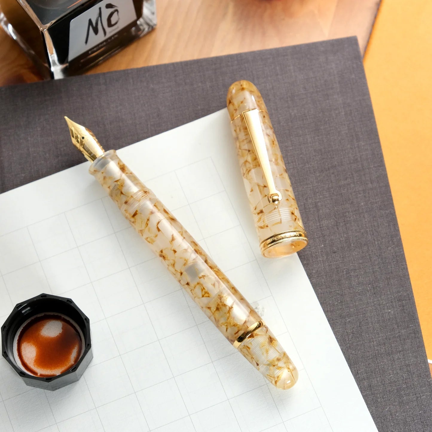 Penlux | Fountain Pen | Grande Koi Gold Crystal